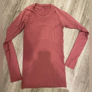 Lululemon Swiftly Tech Long Sleeve in Mauve Size 2